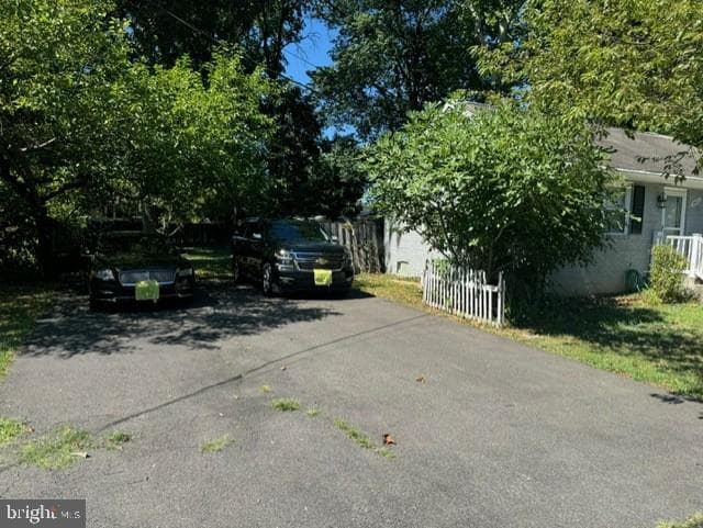 2821 E Lee Avenue photo 14