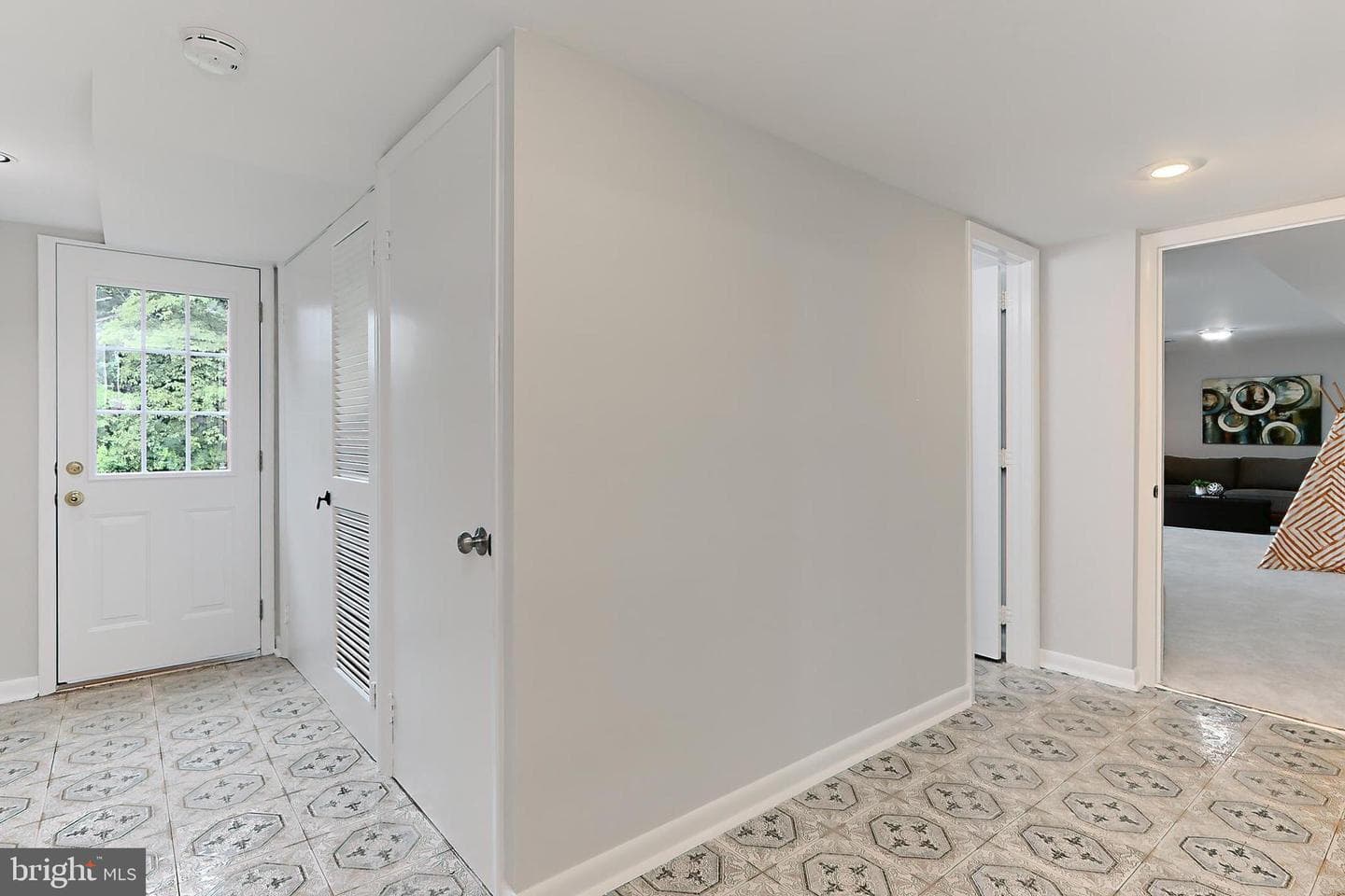 6534 Kerns Road photo 32