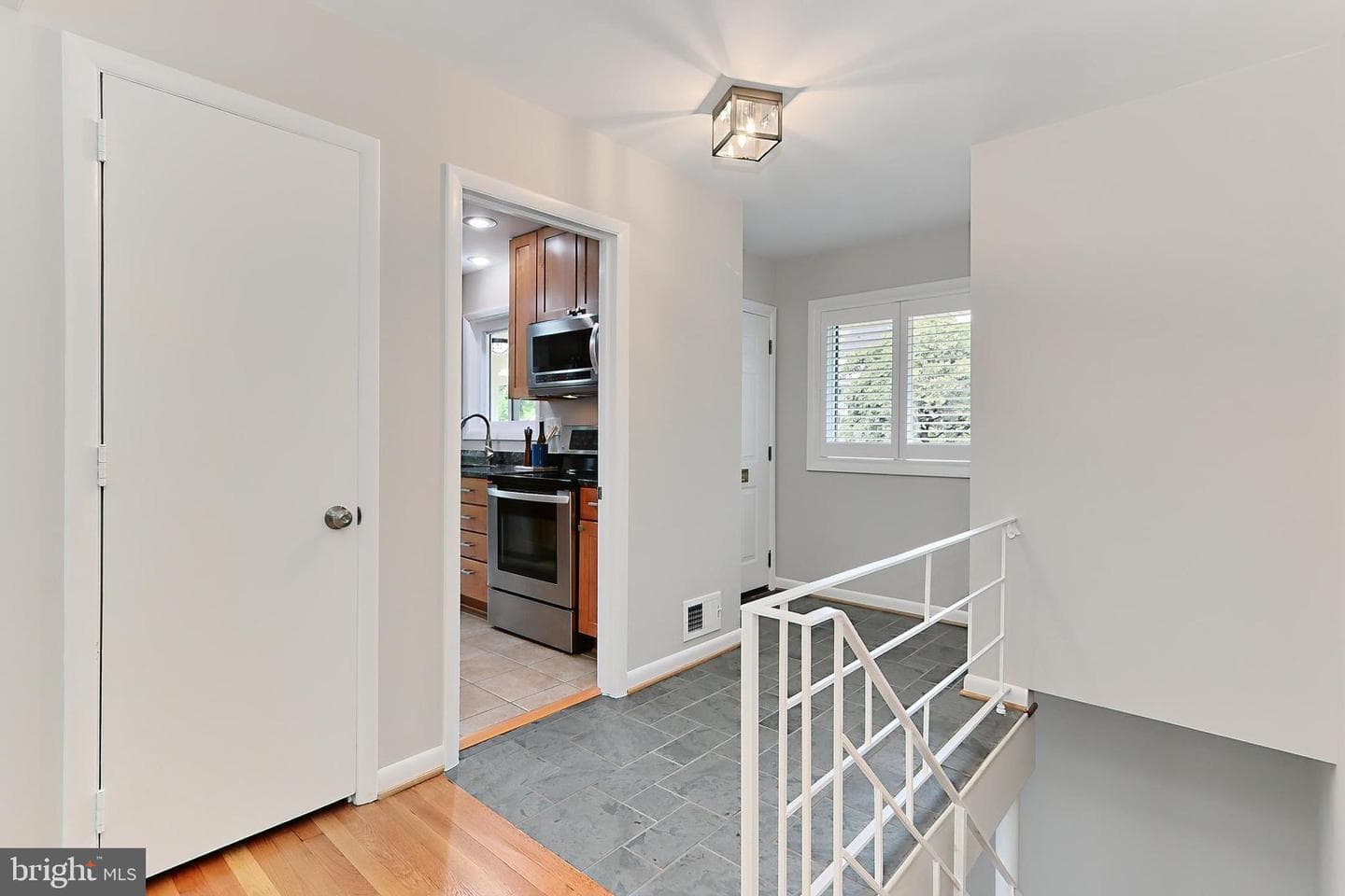 6534 Kerns Road photo 8