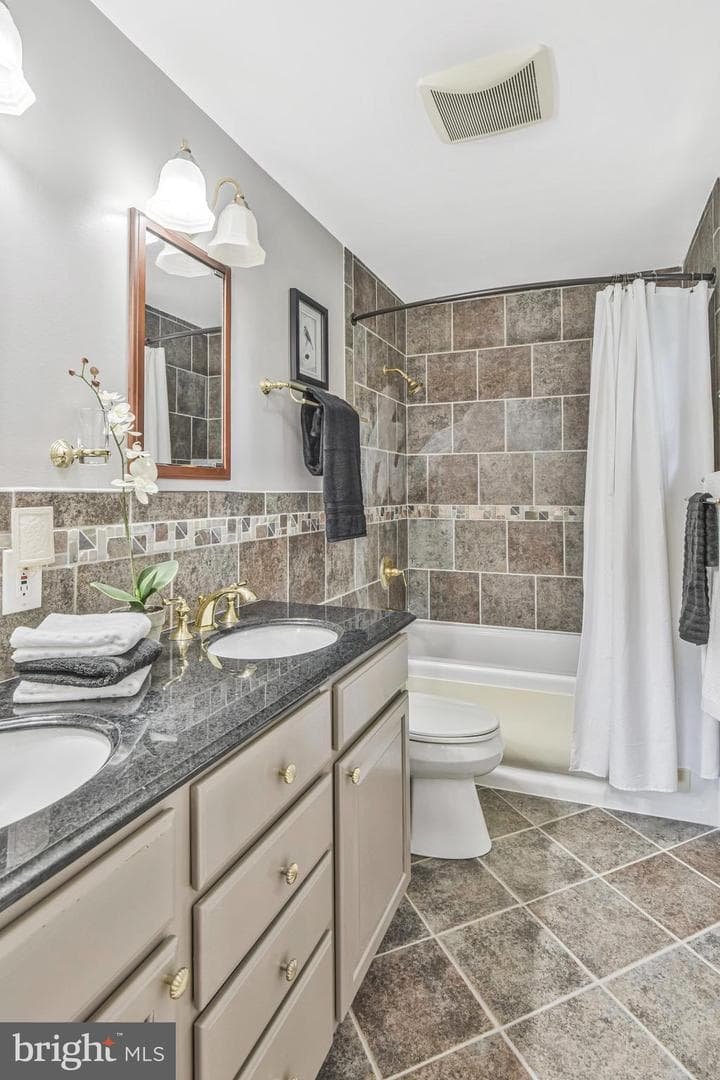 9813 Covent Court photo 25