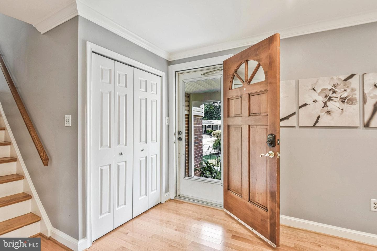 9813 Covent Court photo 4
