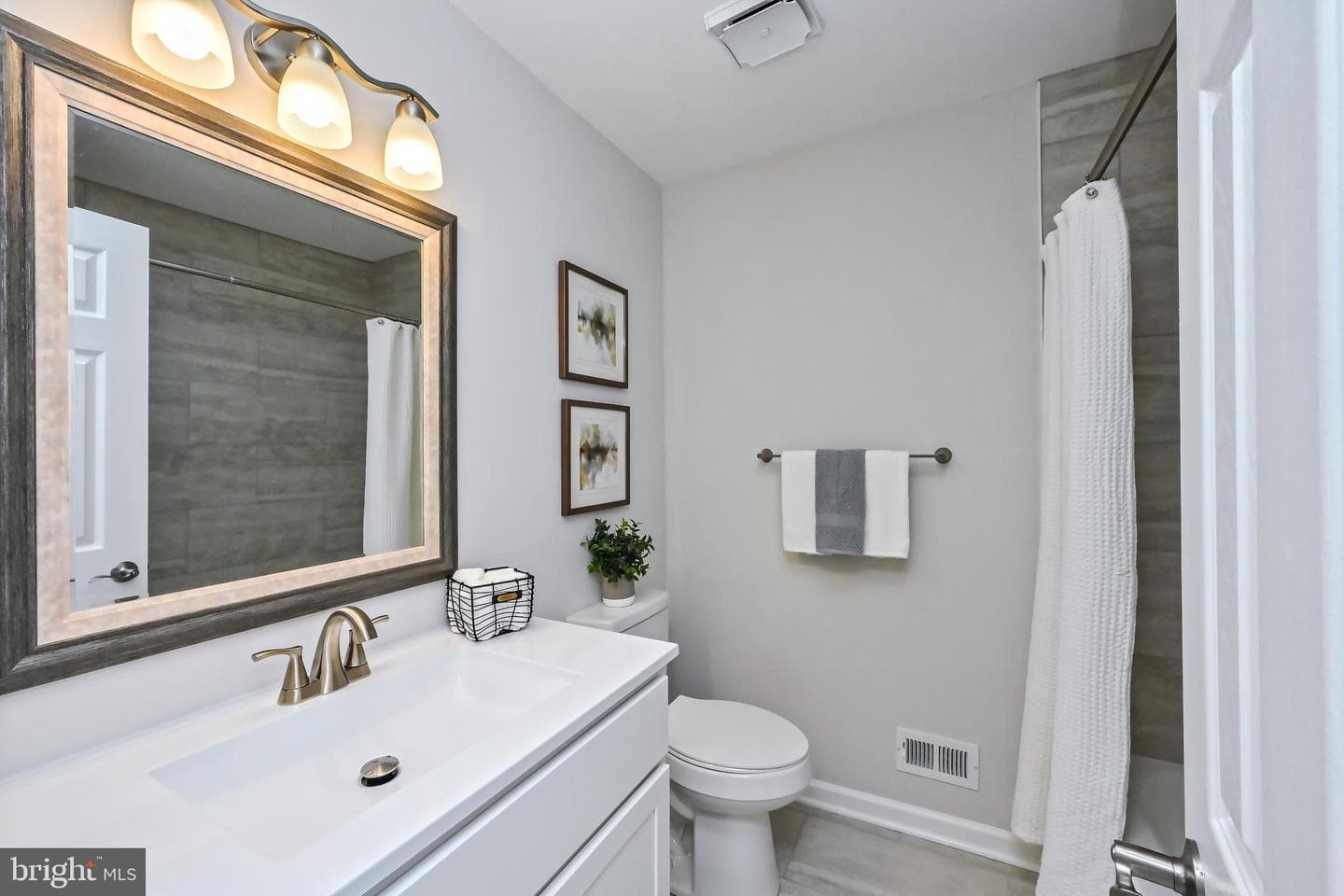 5665 Thorndyke Court photo 17