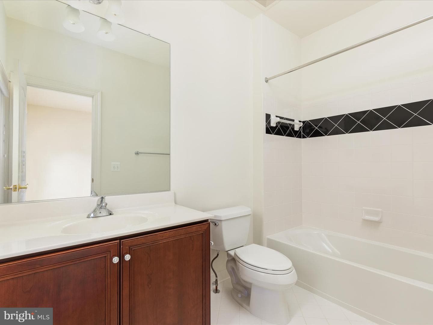 3852 Dickens Way photo 33