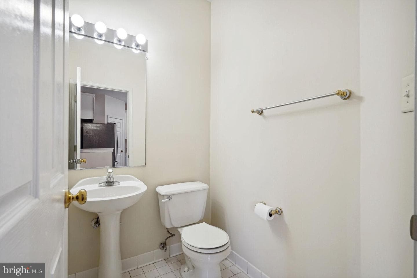 2817 Roesh Way photo 10