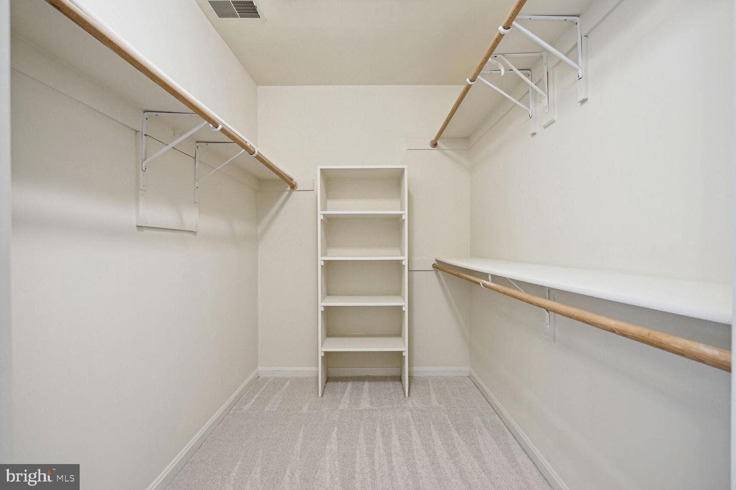 2817 Roesh Way photo 13