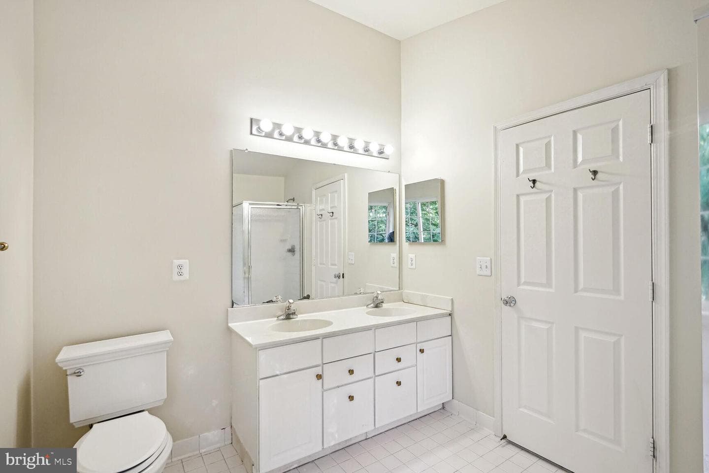 2817 Roesh Way photo 15