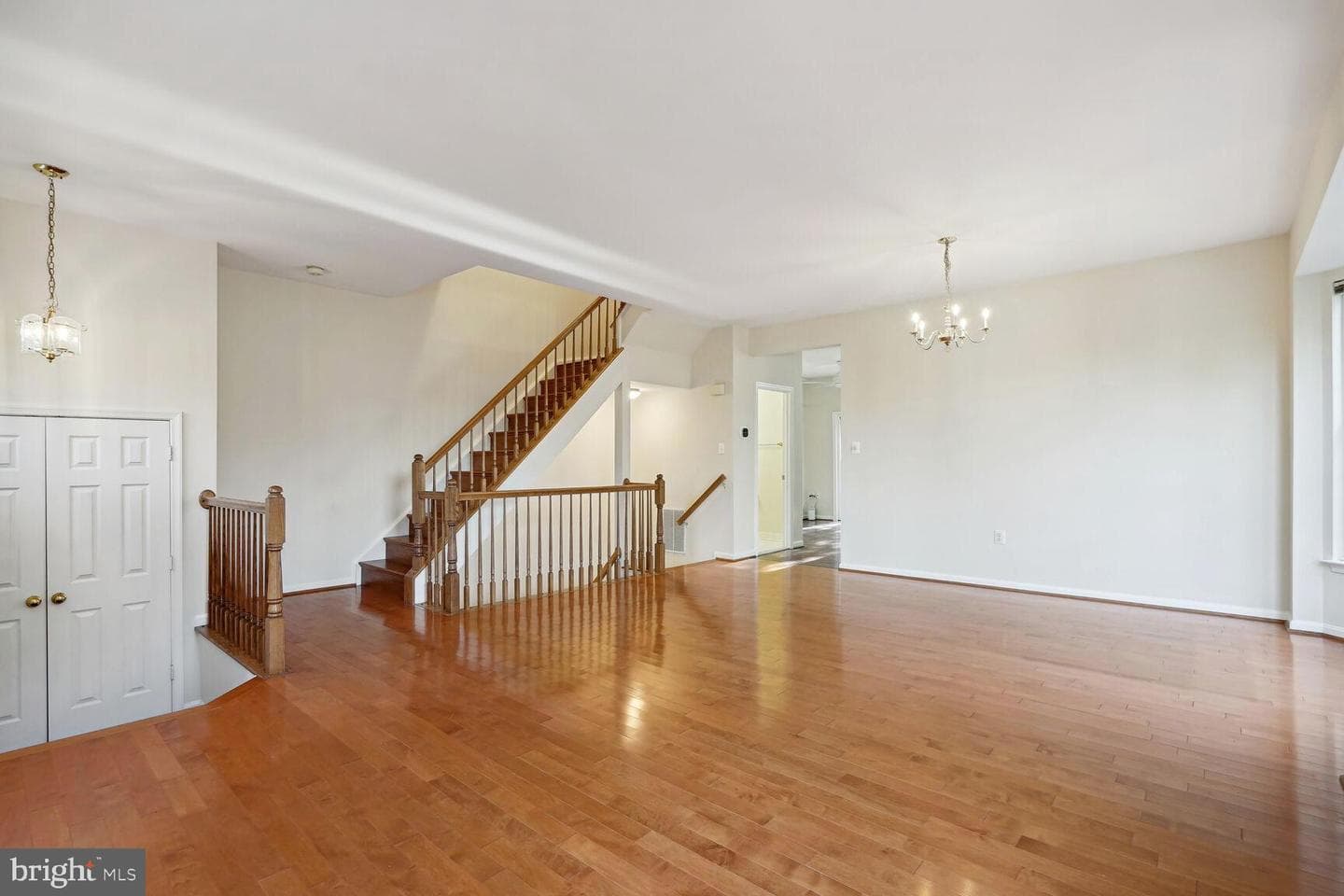 2817 Roesh Way photo 5