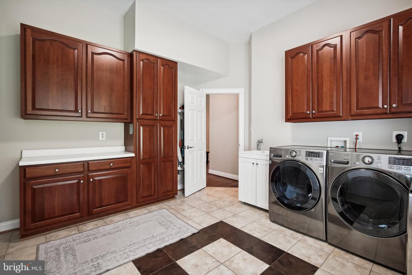 1409 Wynhurst Lane photo 26