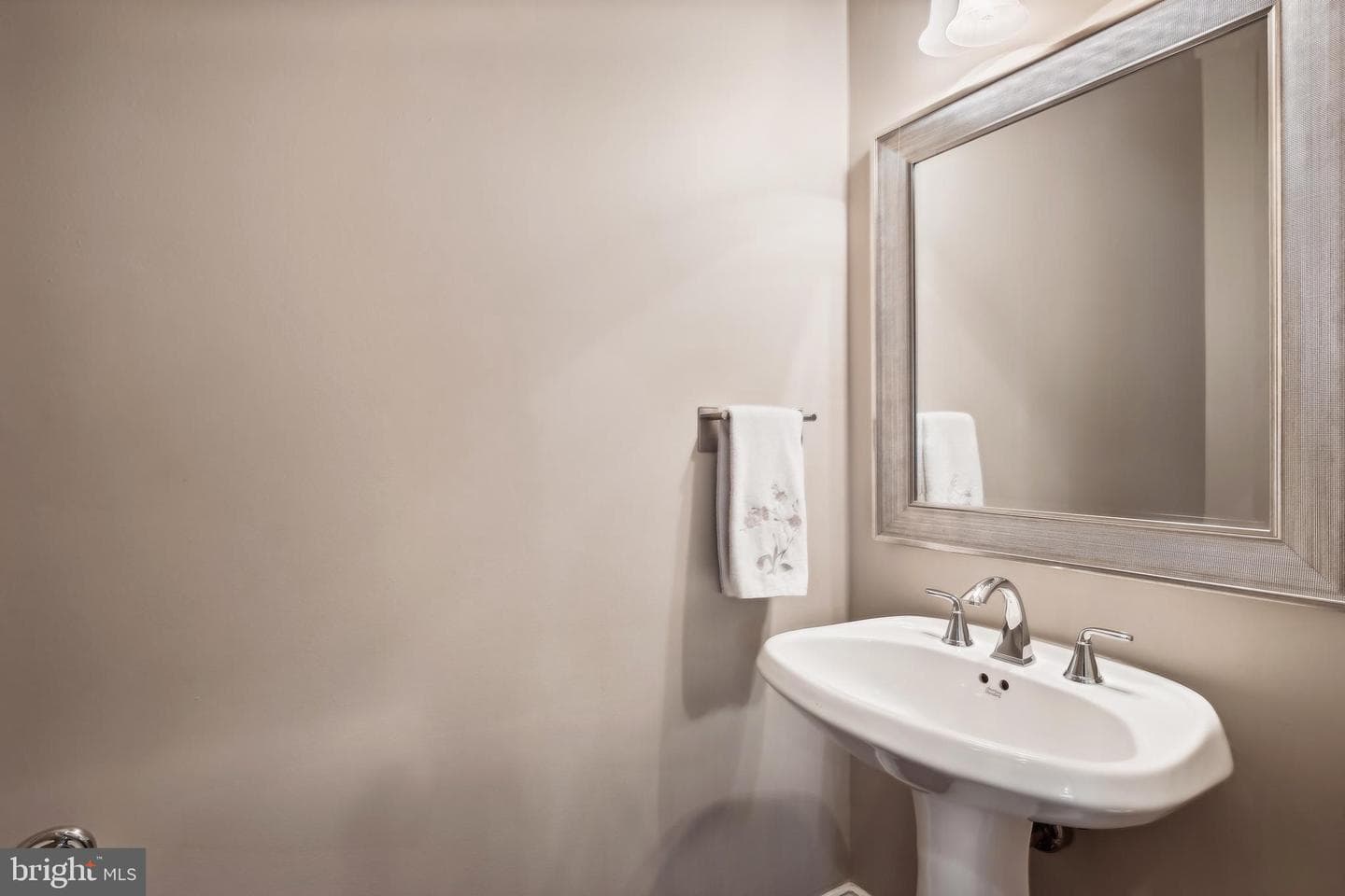 1409 Wynhurst Lane photo 30