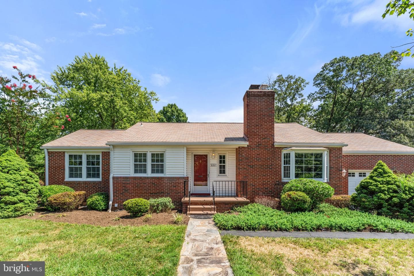 826 Van Buren Street photo 2