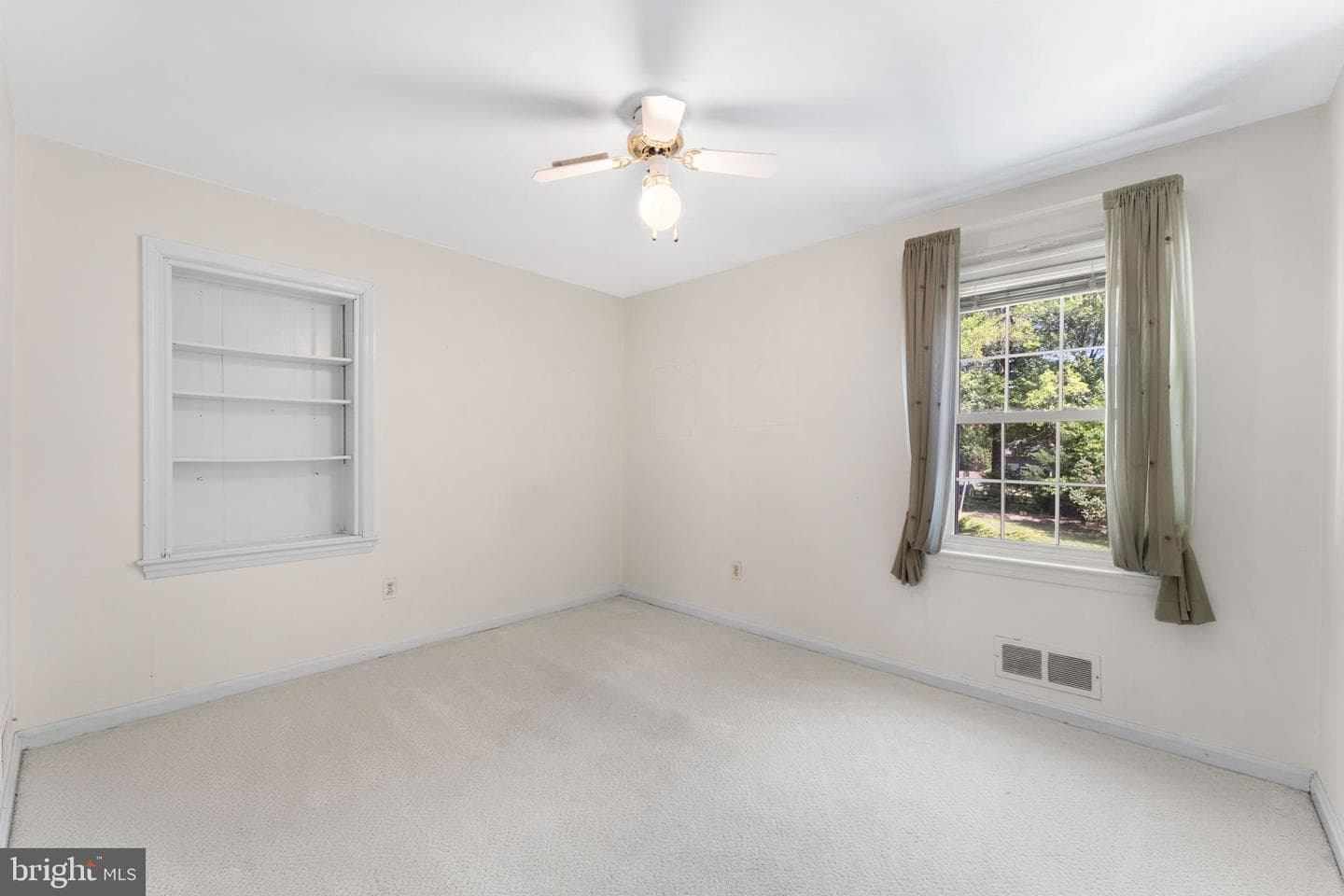 826 Van Buren Street photo 22