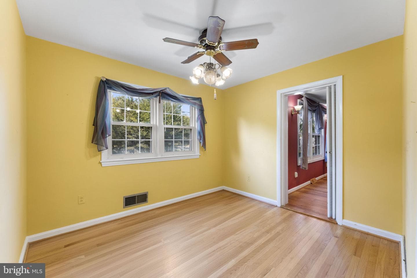 826 Van Buren Street photo 24