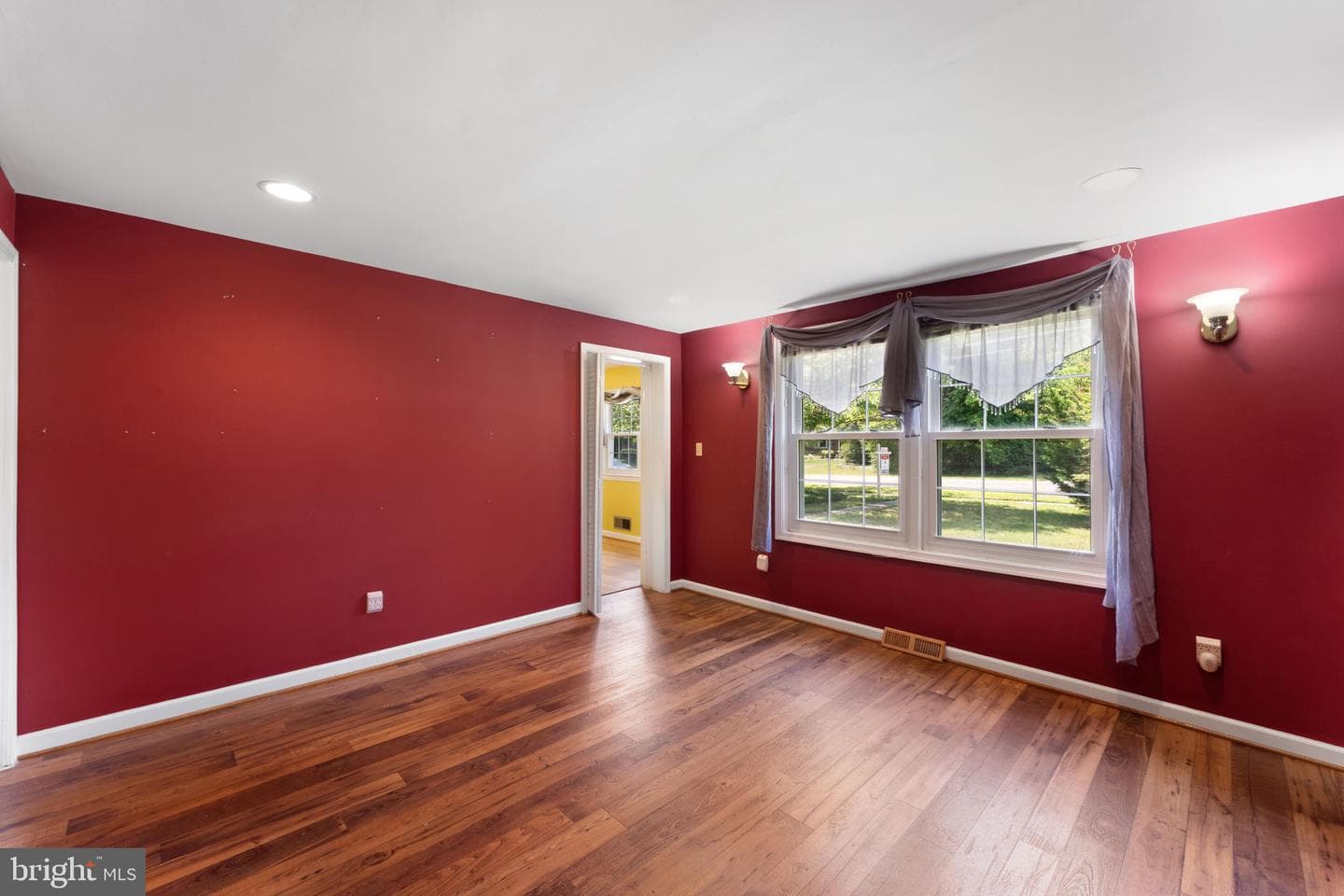 826 Van Buren Street photo 25