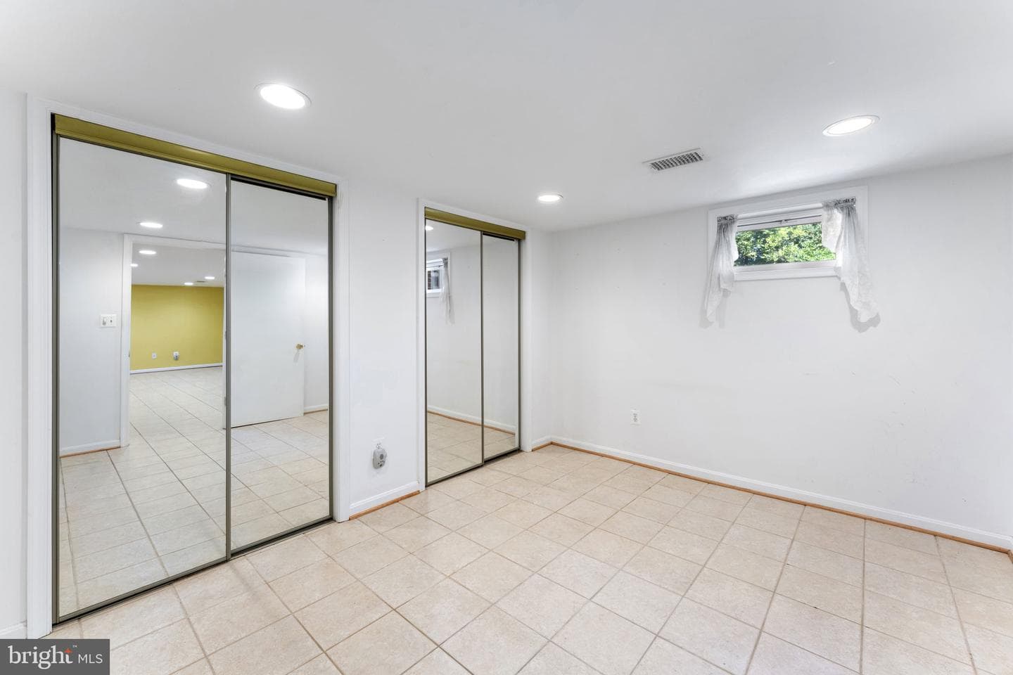 826 Van Buren Street photo 39