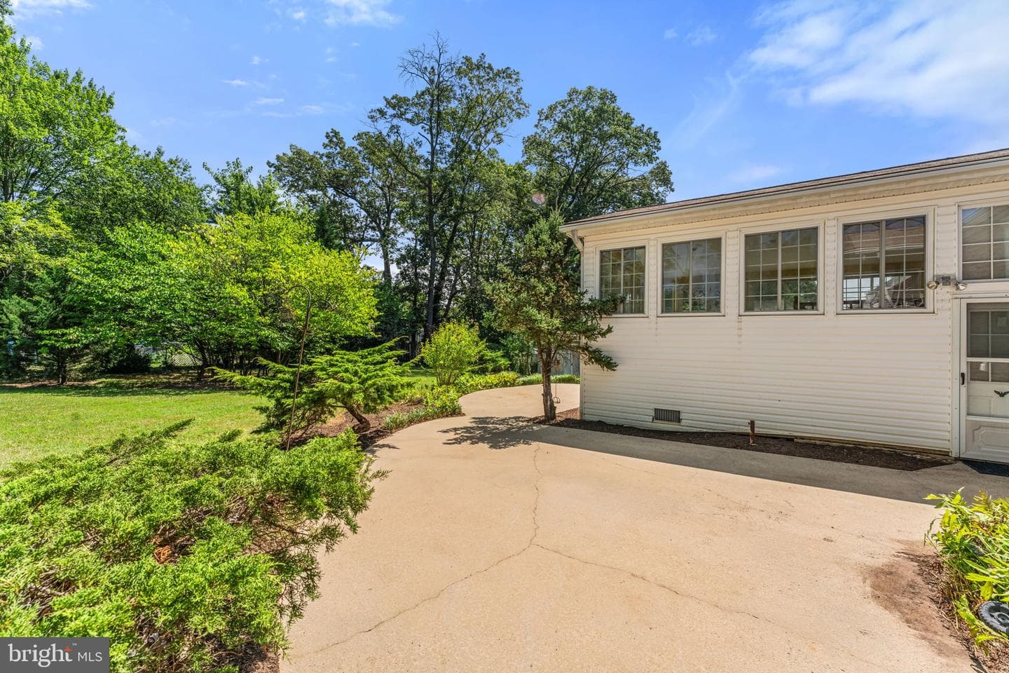 826 Van Buren Street photo 45