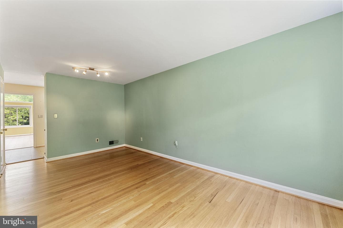 826 Van Buren Street photo 7