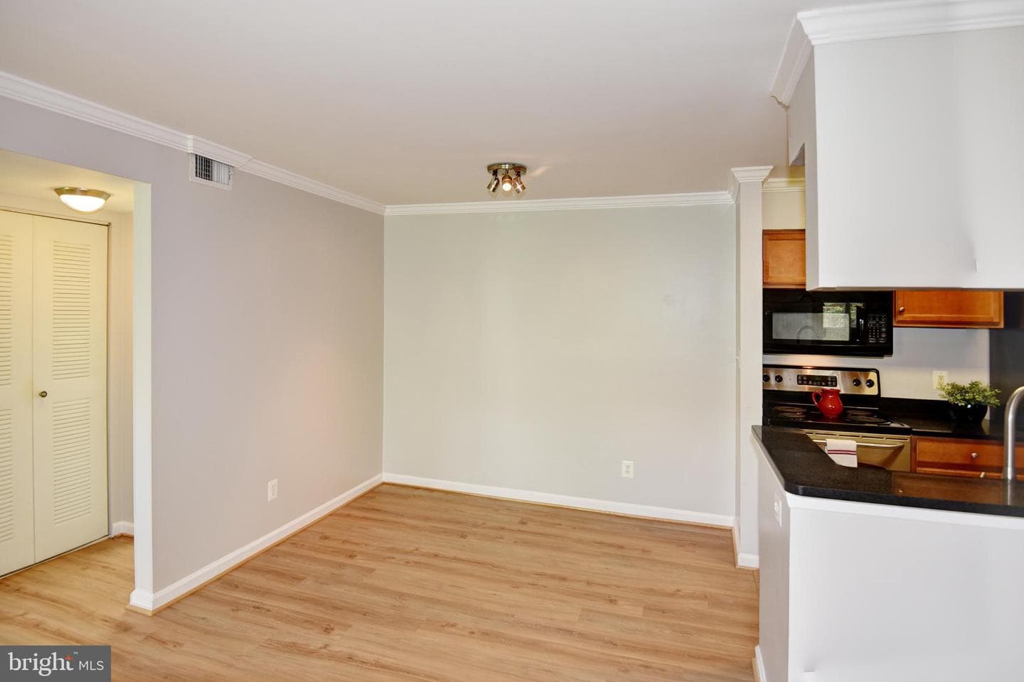 1710 Abercromby Court #1710g photo 8