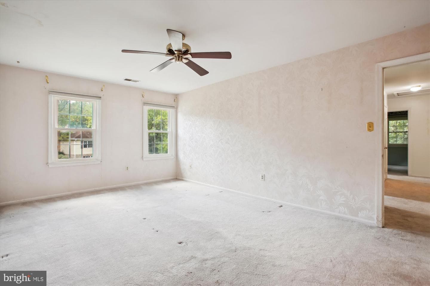 1404 Oakbrooke Avenue photo 17