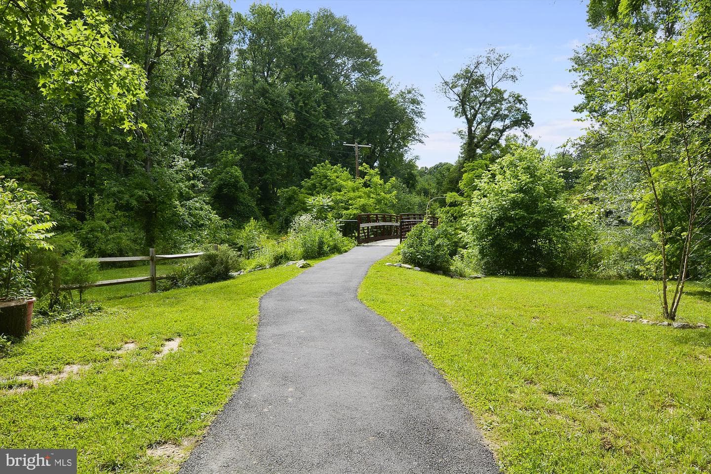 1404 Oakbrooke Avenue photo 40