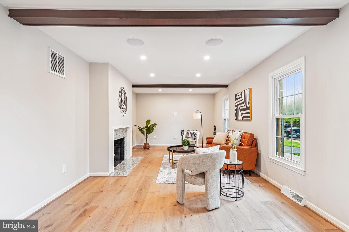 9829 Vale Road photo 5