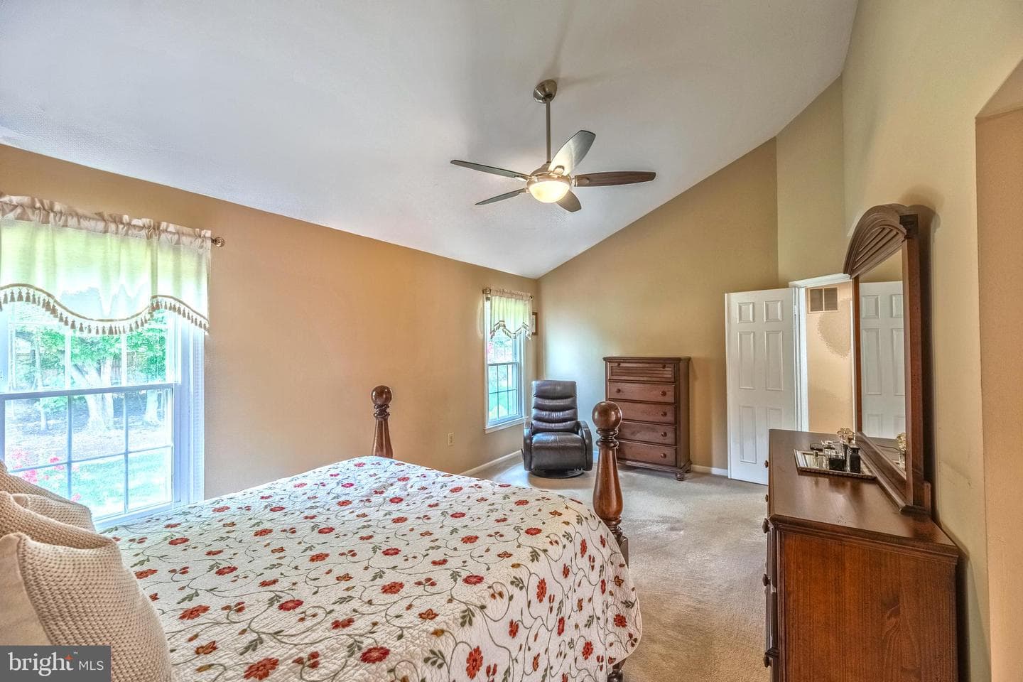 7112 Stanchion Lane photo 32