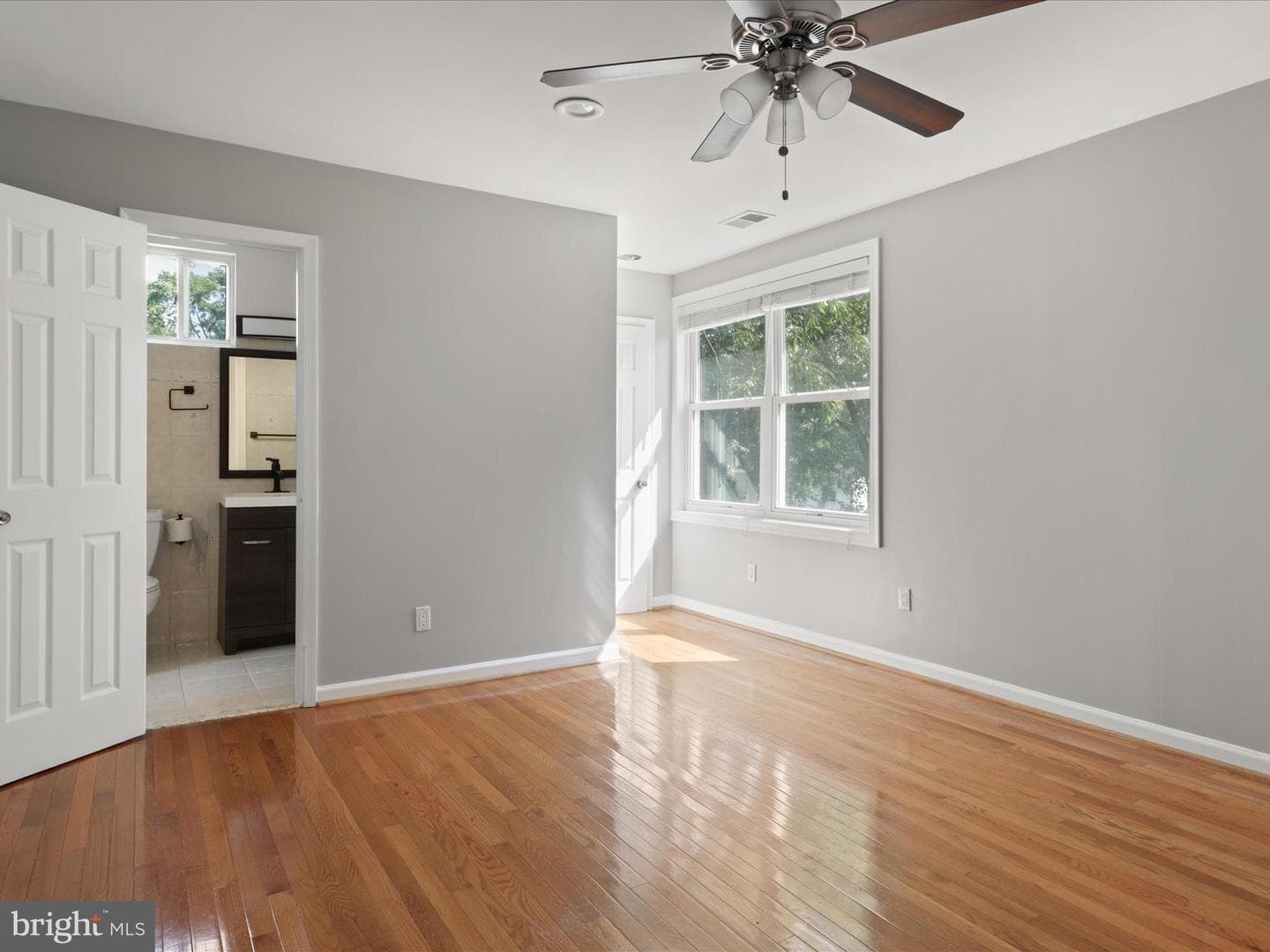 6019 Frederick Street photo 37