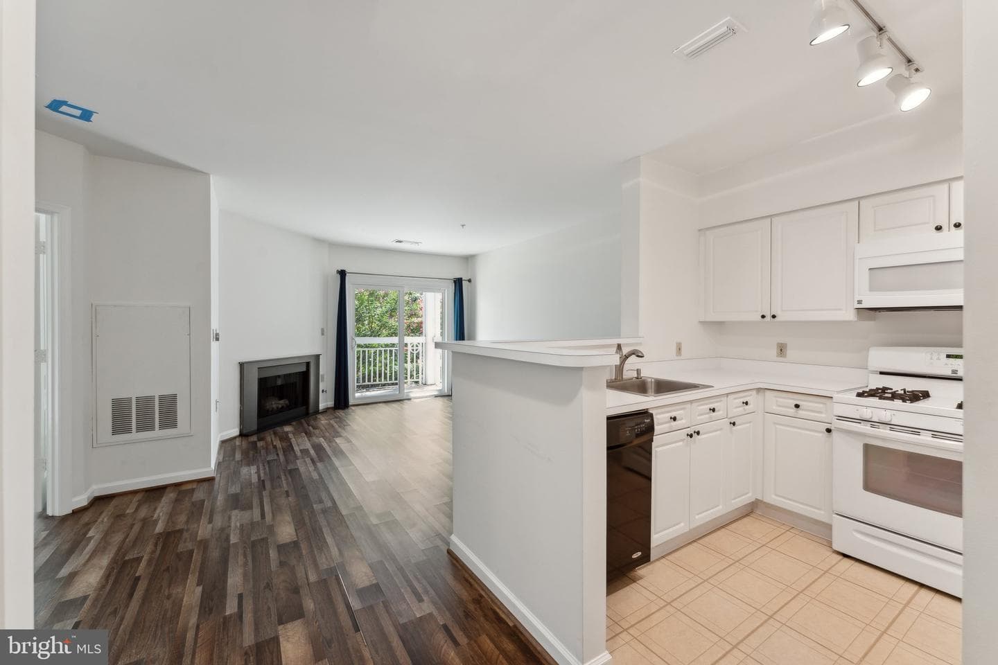 2204 Westcourt Lane #209 photo 3