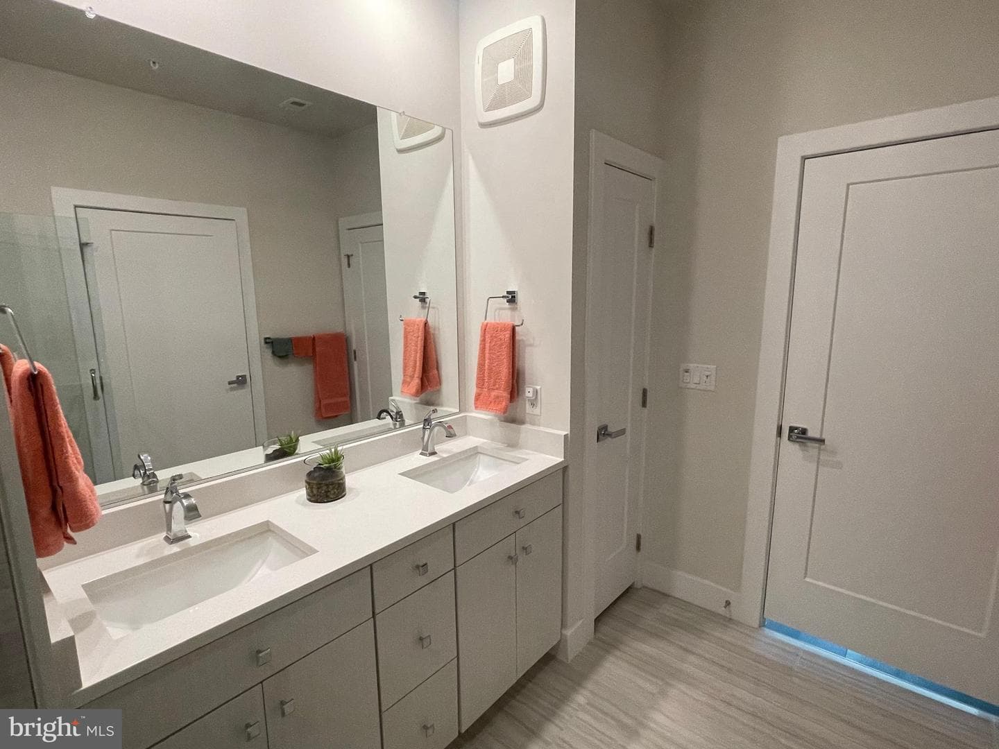 1761 Old Meadow Road #404 photo 19