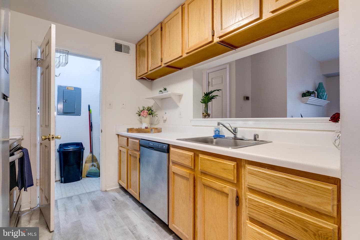5708 Olde Mill Court #121 photo 14