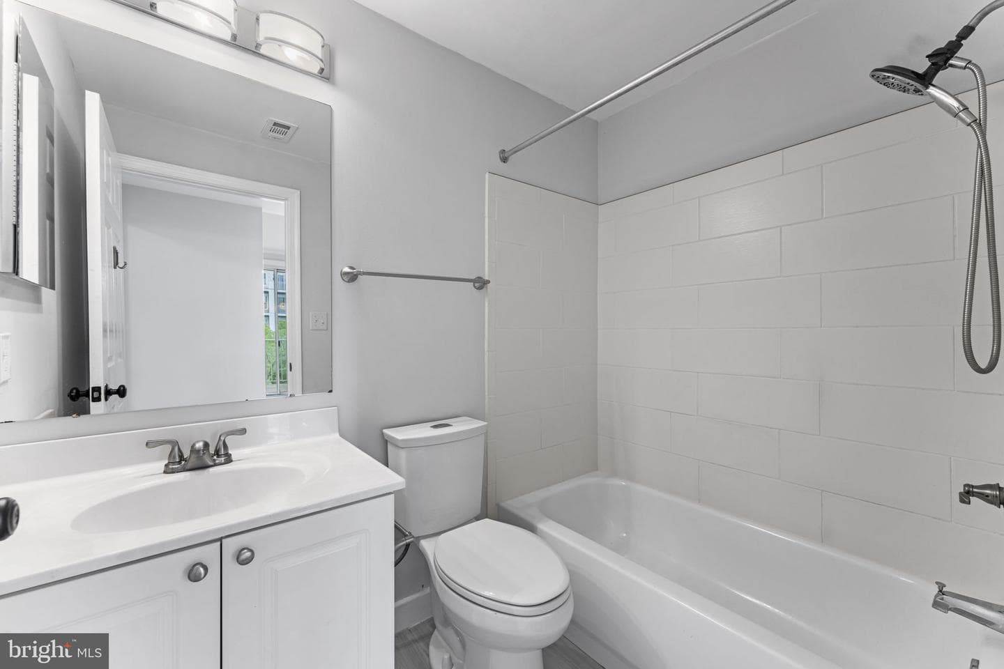 1641 International Drive #315 photo 19
