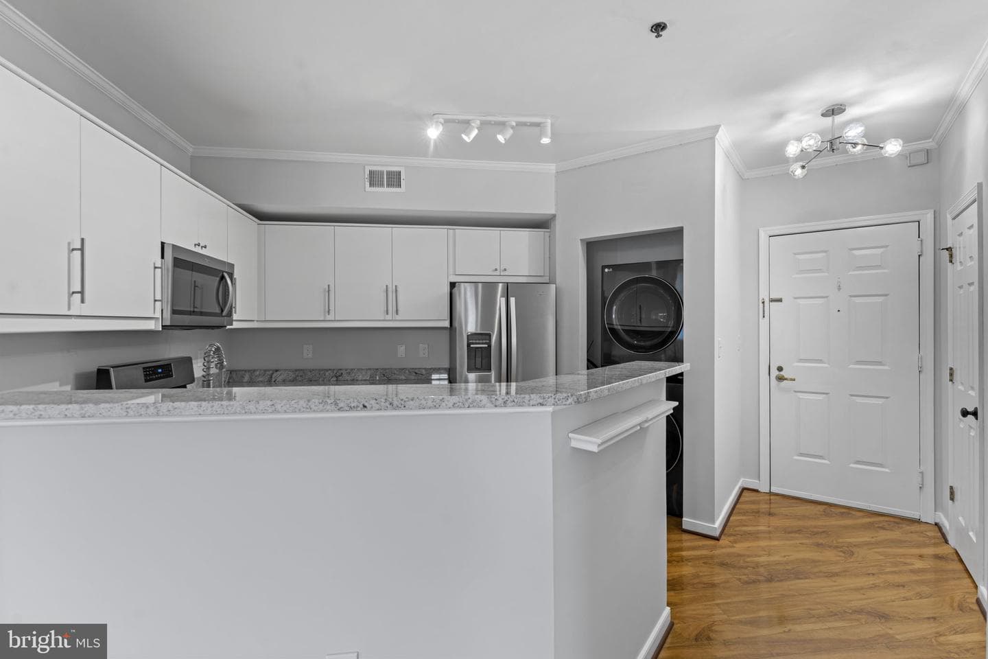 1641 International Drive #315 photo 8