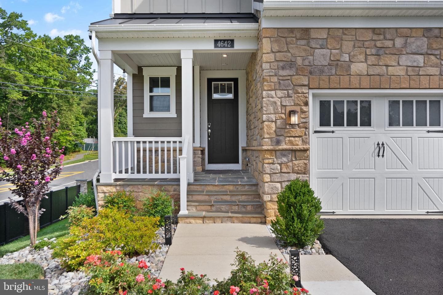 4642 Wood Glen Road photo 2