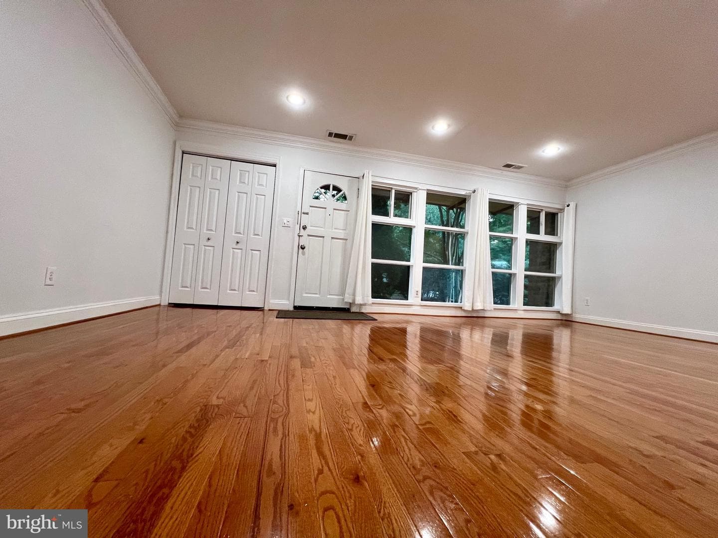 4401 Forest Glen Court #4401 photo 2