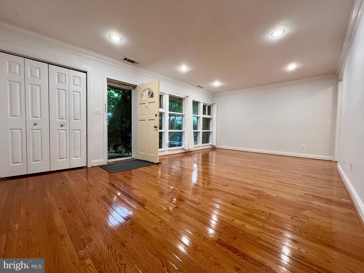 4401 Forest Glen Court #4401 photo 3