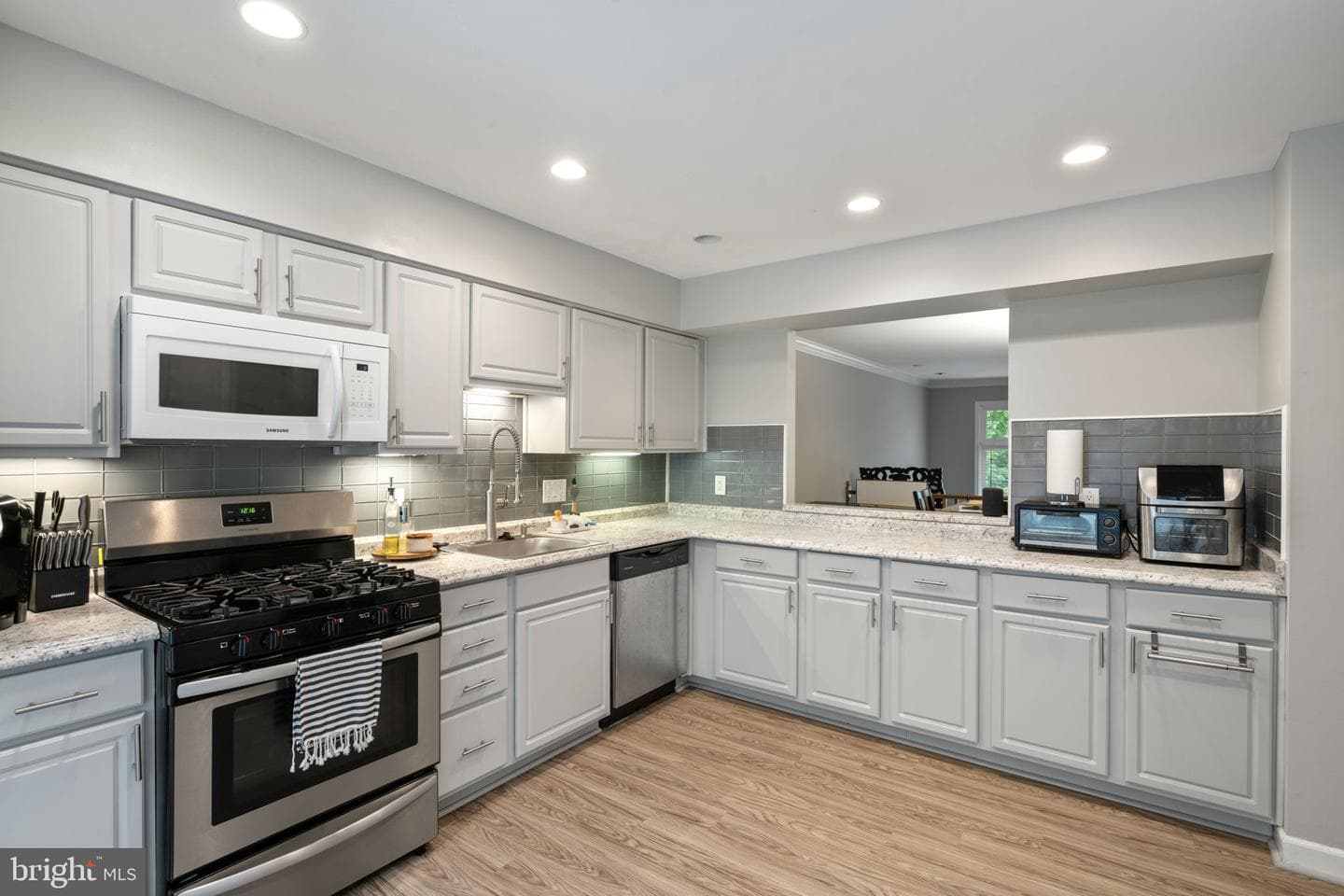 9103 Golden Sunset Lane photo 6