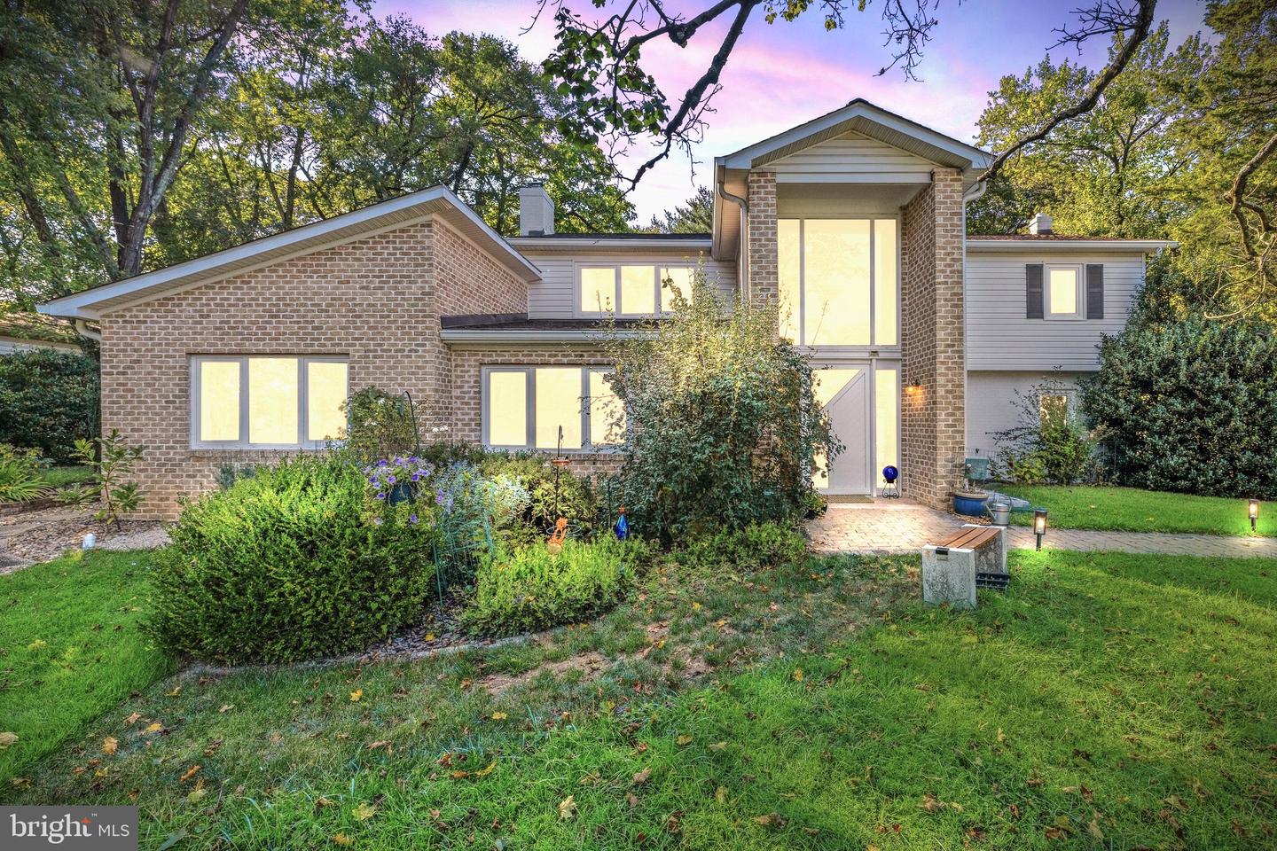 1640 Irvin photo 1