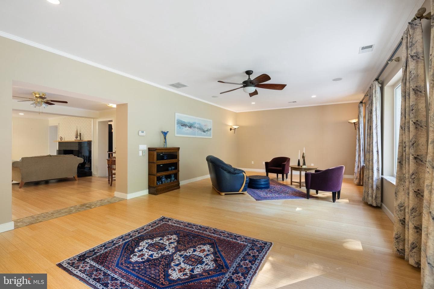 1640 Irvin photo 10