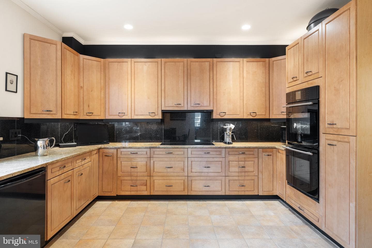 1640 Irvin photo 13