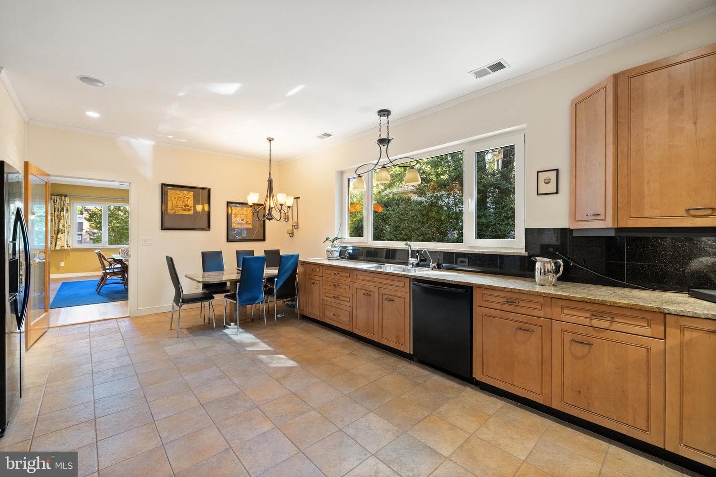 1640 Irvin photo 14