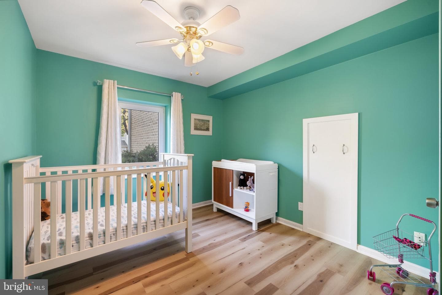 1640 Irvin photo 17