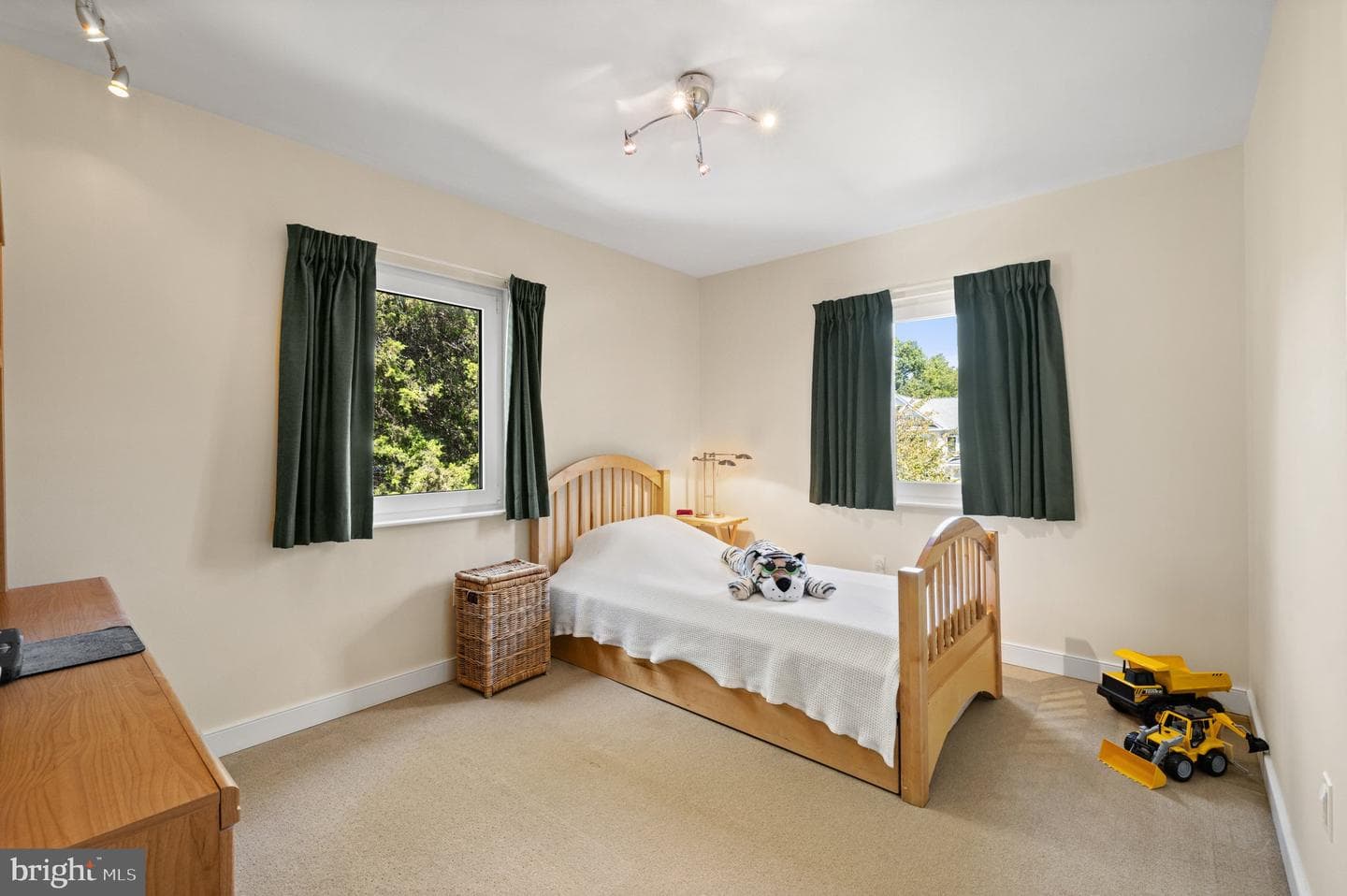 1640 Irvin photo 27