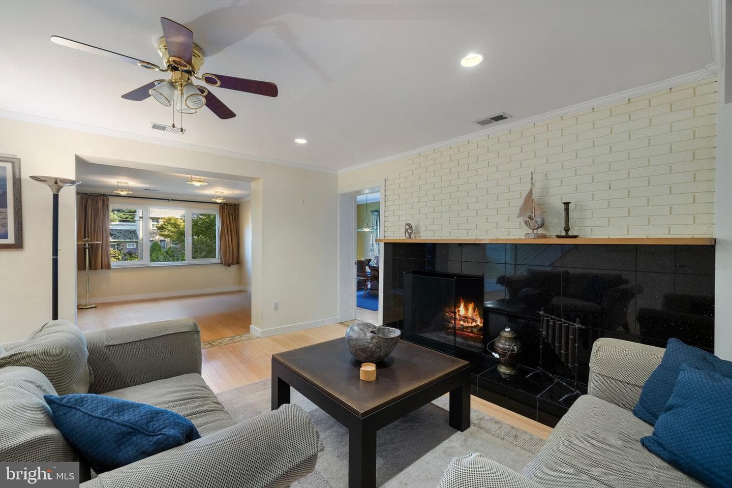 1640 Irvin photo 7
