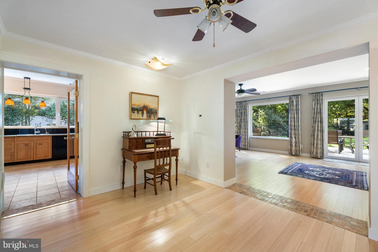 1640 Irvin photo 9