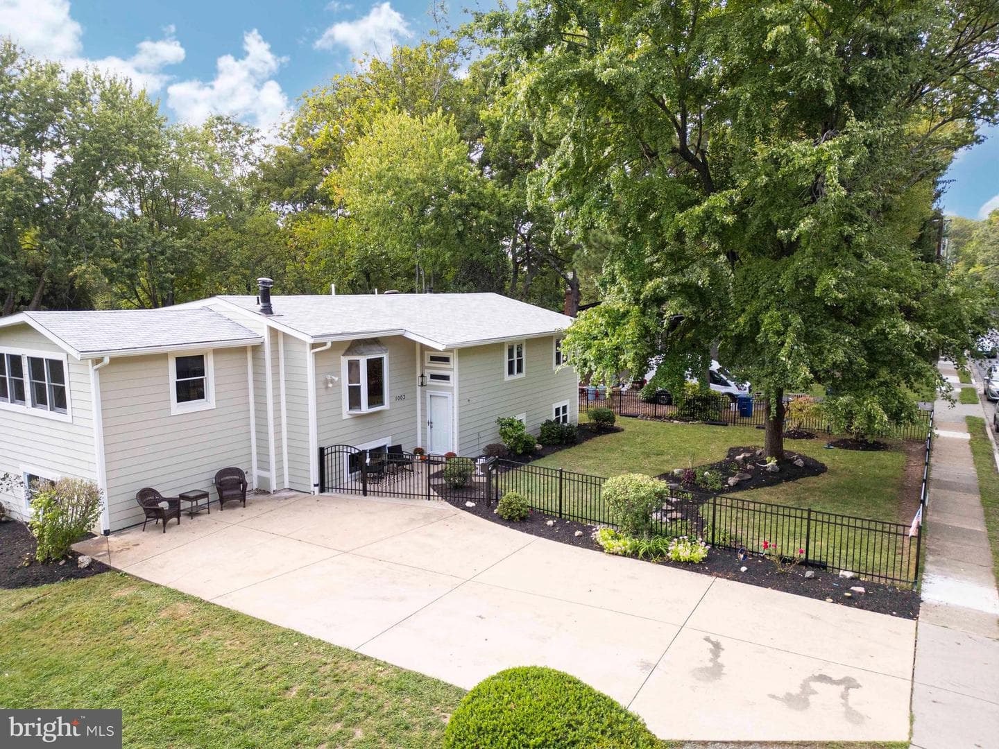1003 Monroe Street photo 3