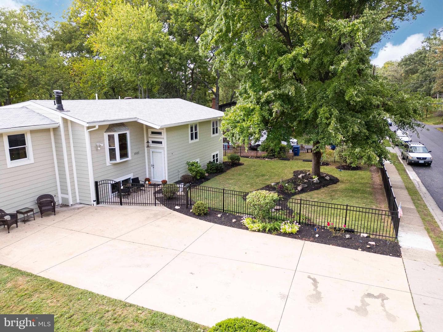 1003 Monroe Street photo 4