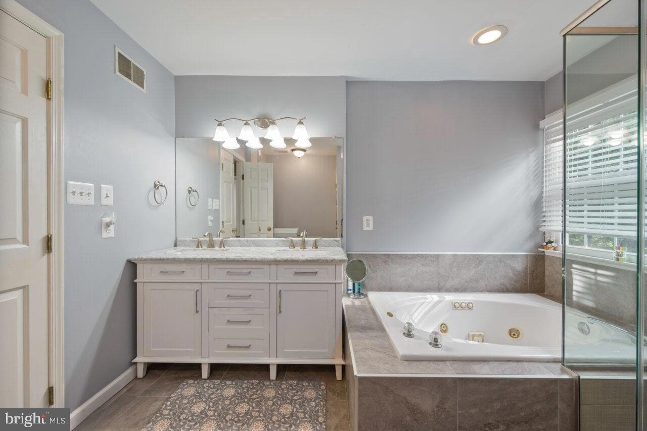 6805 Silver Ann Drive photo 39