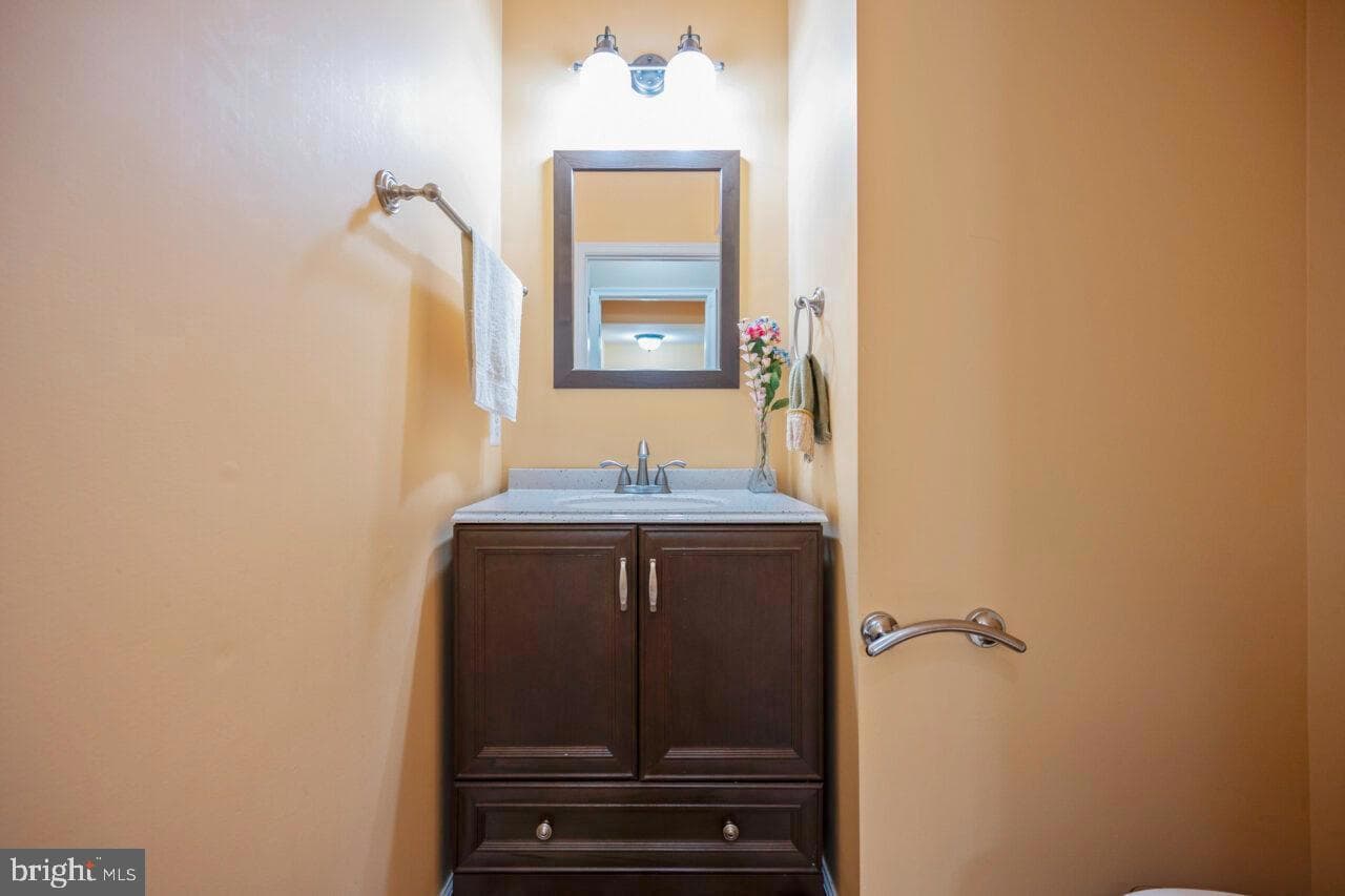 6805 Silver Ann Drive photo 8