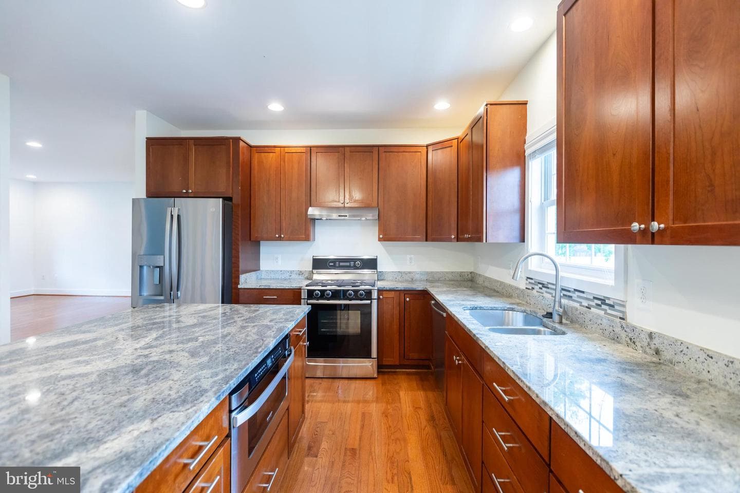 4904 Apple Tree Drive photo 12