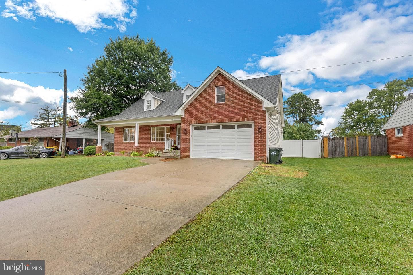 4904 Apple Tree Drive photo 3