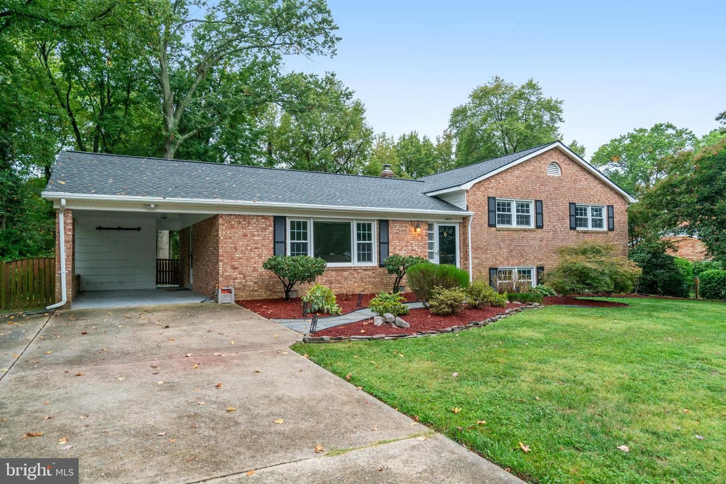 4413 Laurel Road photo 2